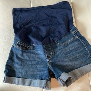 Maternity shorts